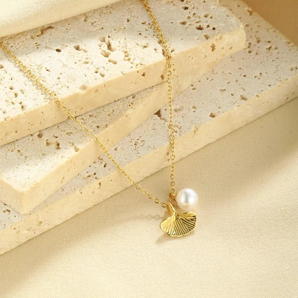 Pearl & Shell Pendant Necklace - Q.B.Accessories