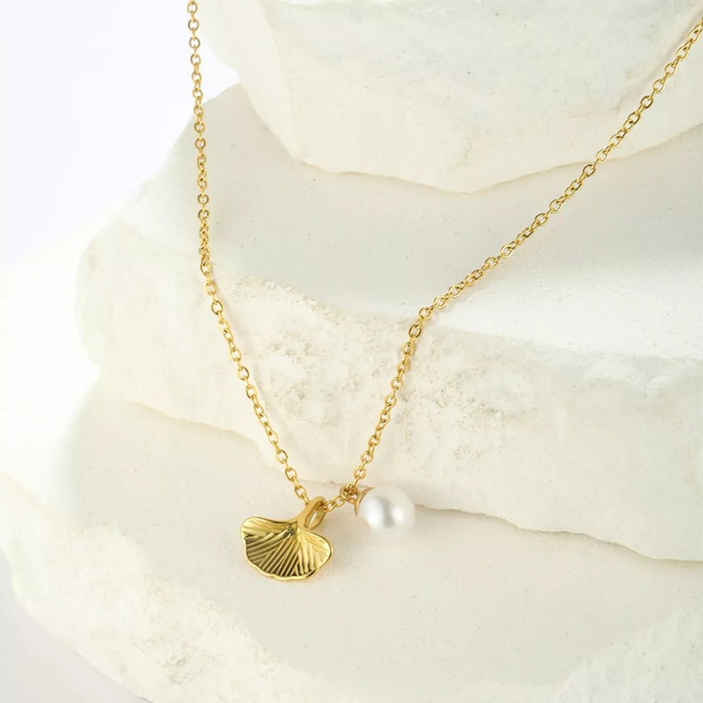 Pearl & Shell Pendant Necklace - Q.B.Accessories