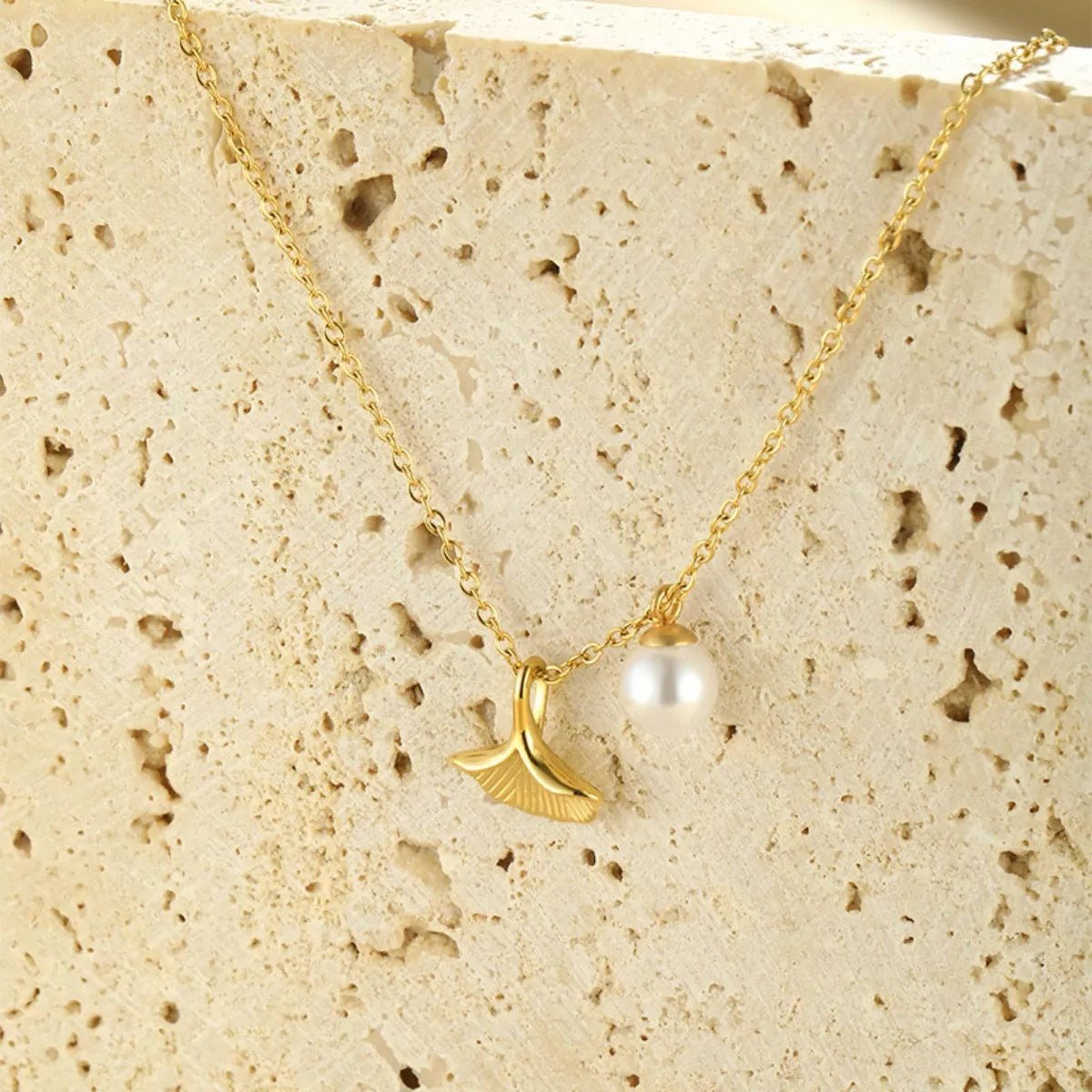 Pearl & Shell Pendant Necklace - Q.B.Accessories