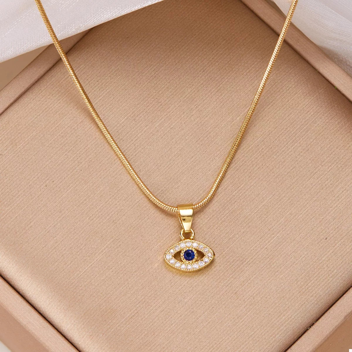 Gold Rhinestone Pendant Necklace - Q.B.Accessories